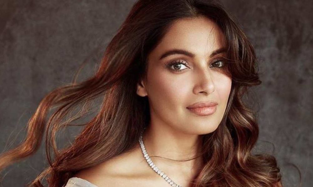 Bipasha Basu Slams Body-Shamers for Criticising Her Postpartum Weight
