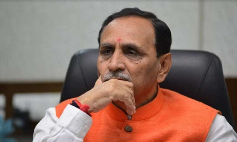 Economic Revival Committee submits report to Gujarat CM