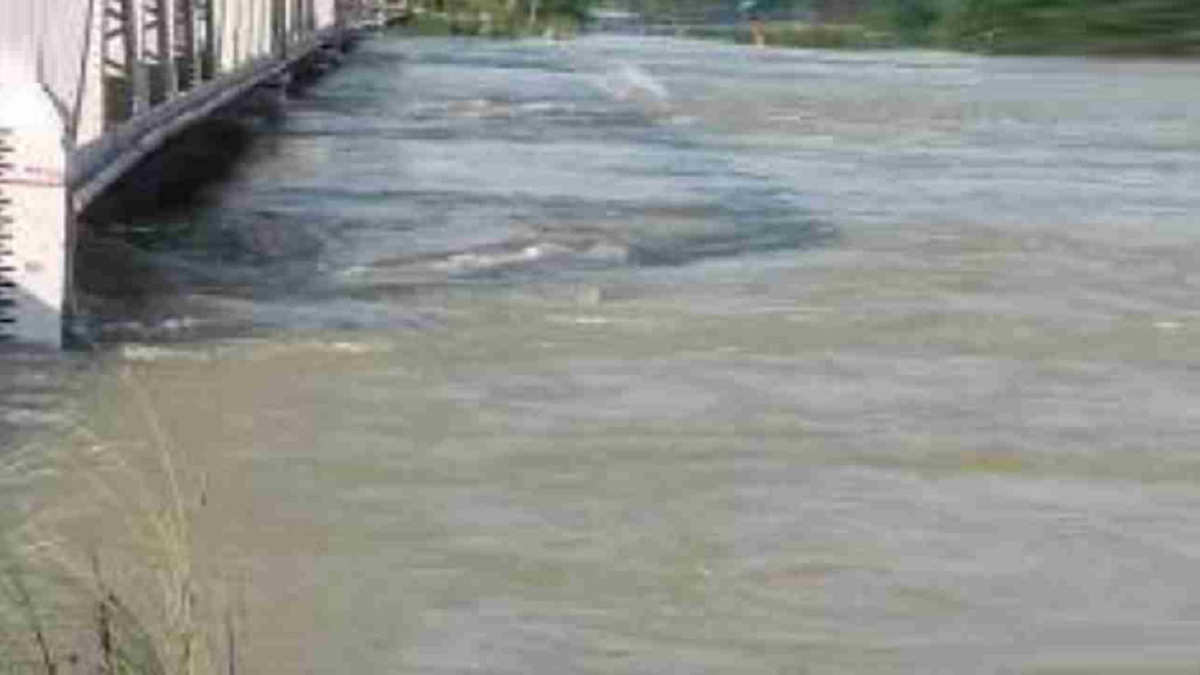Nepal wants river embankment removed, flood threats loom large