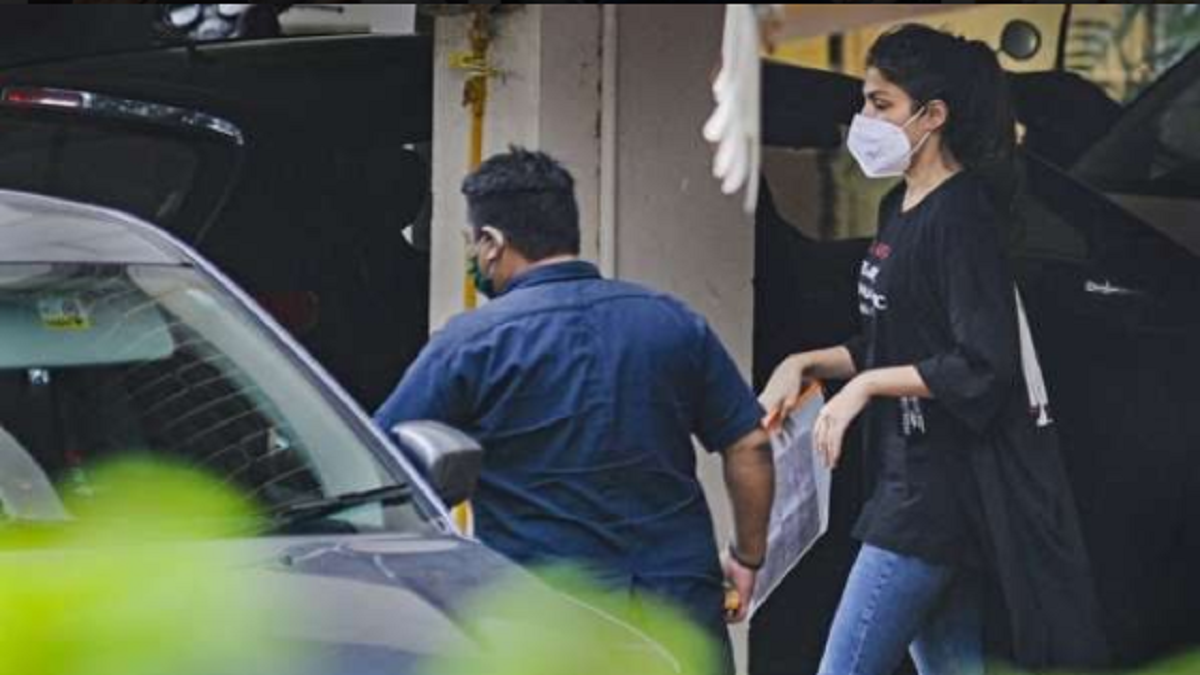 Rhea Chakraborty gets bail after almost a month, no relief for Showik