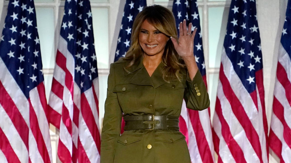 Melania counting Trump’s presidential days to seek divorce: Reports