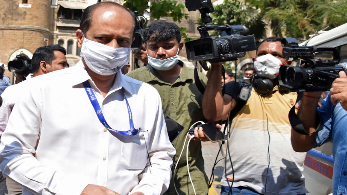 ORIGINAL NUMBER PLATE OF HIREN’S SUV FOUND INSIDE VAZE’S MERCEDES: NIA