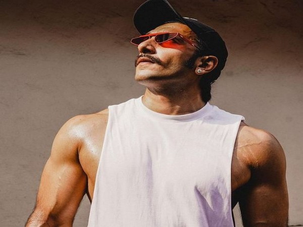 Ranveer Singh showcases chiselled biceps, takes inspiration from ‘Brown Munde’ song