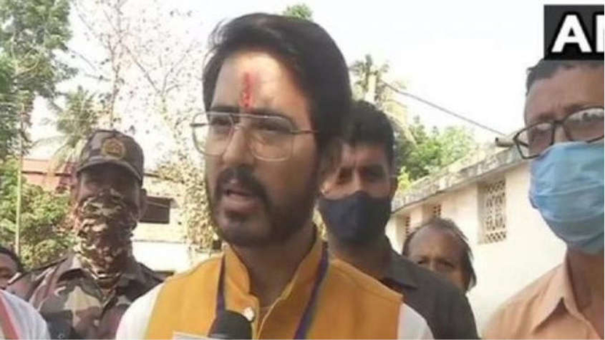 KHARAGPUR SADAR MLA HIRAN CHATTERJEE LEAVES WHATSAPP GROUP