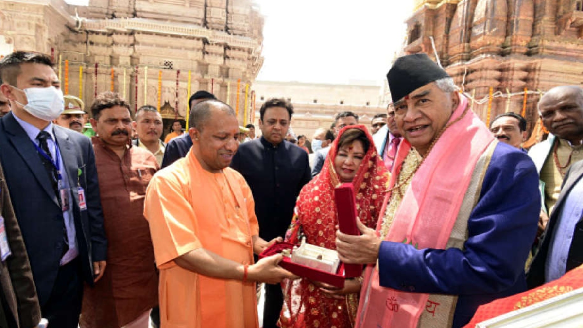 Nepal PM visits Varanasi