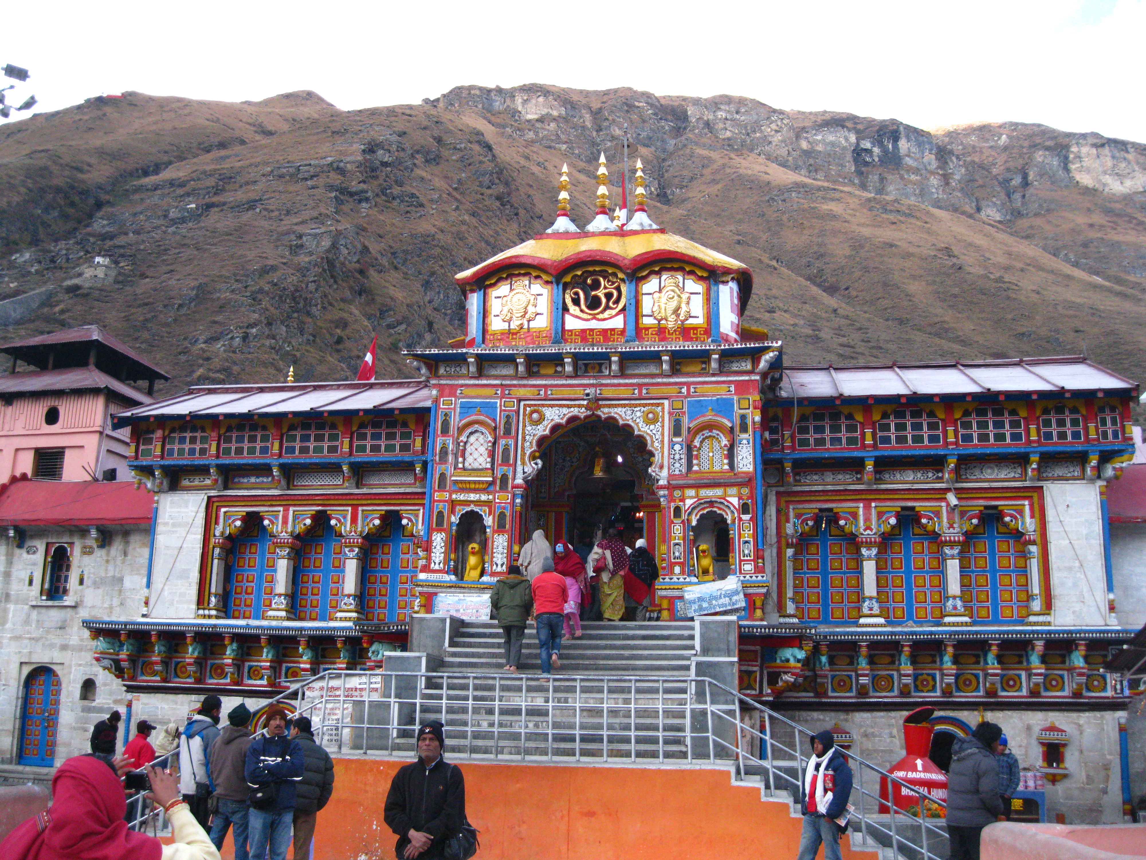 Uttarakhand: Badrinath National Highway closed near Chhinka due to boulders falling from hill
