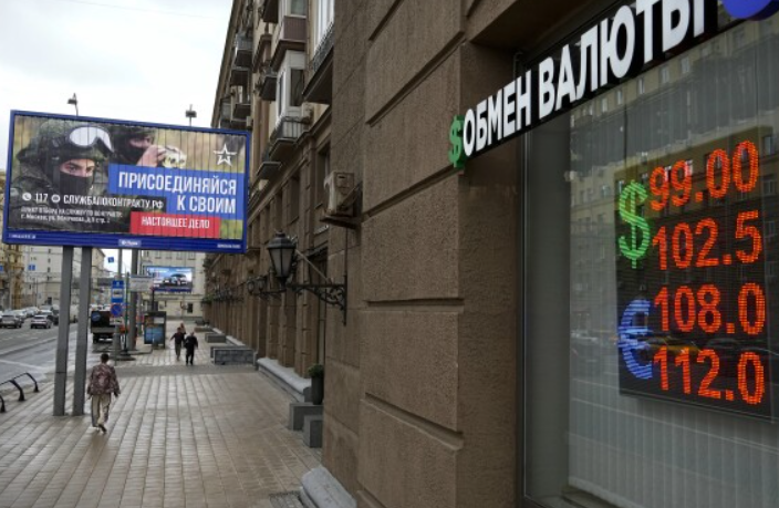 Sanctions squeeze: Russia’s oil revenue drop as military spending soars