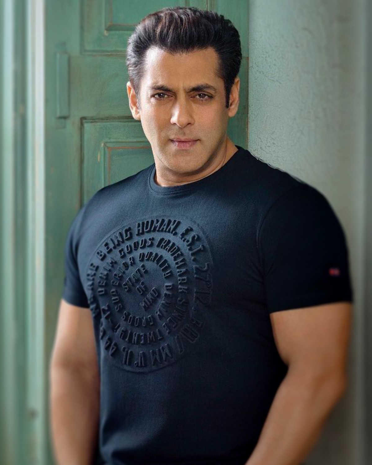 Salman expresses gratitude for completing 35 years in Bollywood