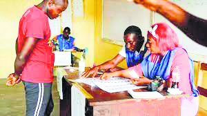 Tight election expected as polls close in Liberia presidential run-off