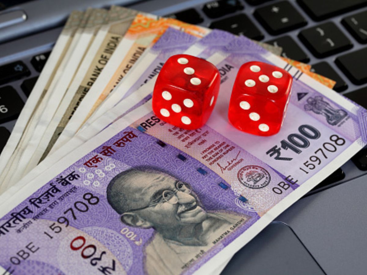 Bank staff steals Rs 52 cr from FDs to indulge in gambling