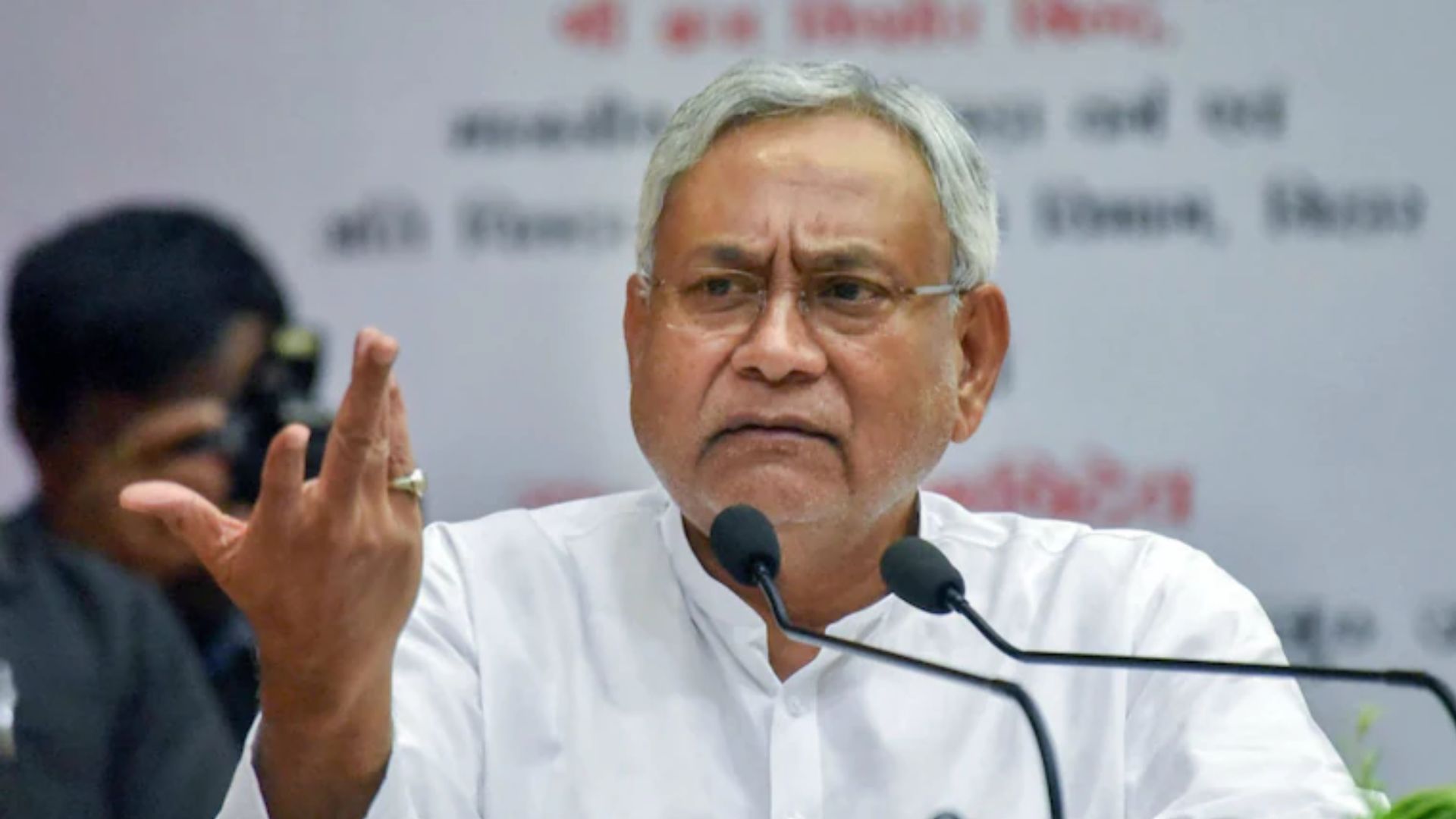 3 RJD MLAs sit on government side ahead of trust vote of Nitish government
