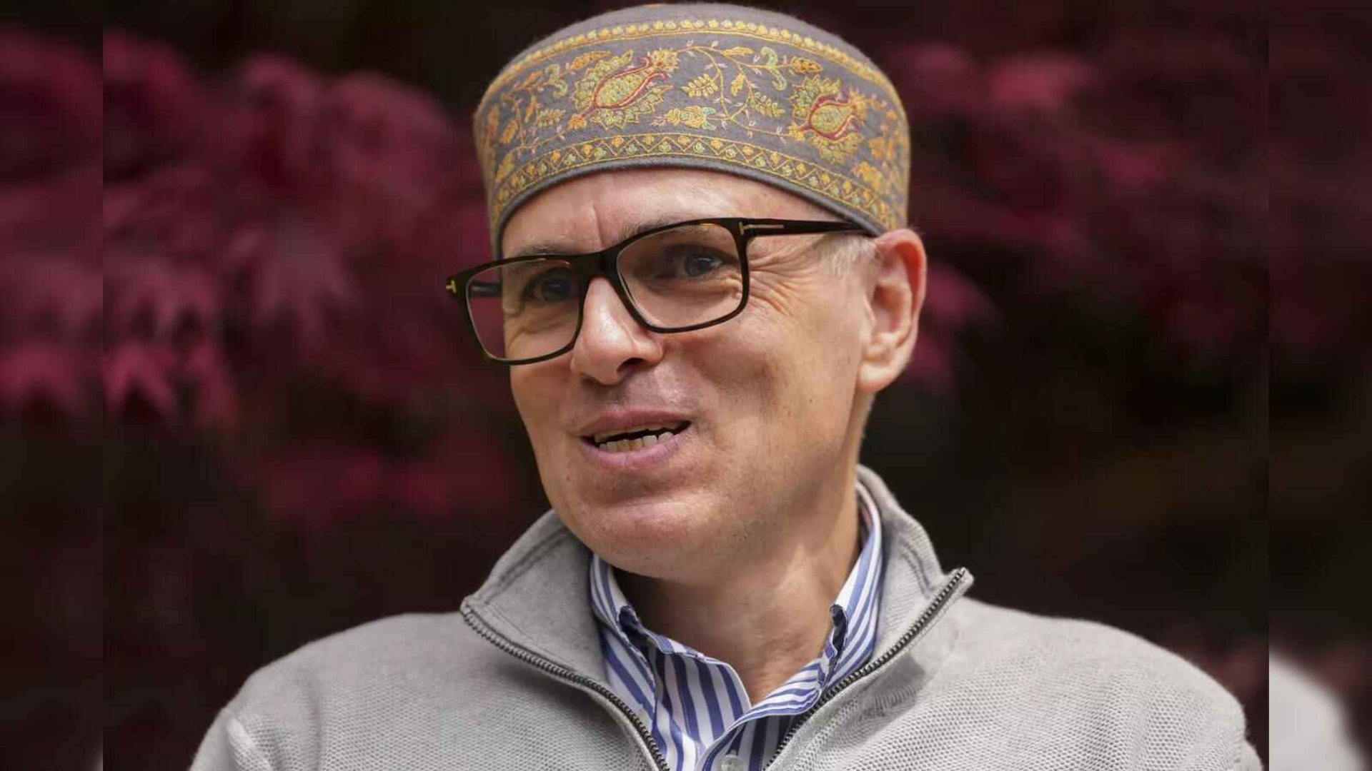 Former J&K CM Omar Abdullah Clashed With District Administration Officials