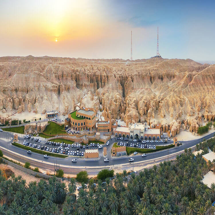 Rejuvenate yourself with these 5 Must-visit Nature Reserves and Resorts in Saudi
