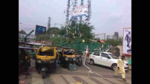 Iron Hoarding Collapsed In Pune, Killed 5 Including 4 Women on 18 Apr 2023. Iron Hoarding Collapsed In Pune, Killed 5 Including 4 Women on 18 Apr 2023.