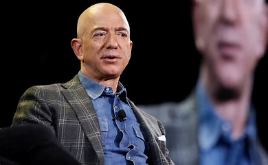 Jeff Bezos’ Wealth Plummets by  Billion as Amazon’s AI Investment Plans Trigger Stock Decline