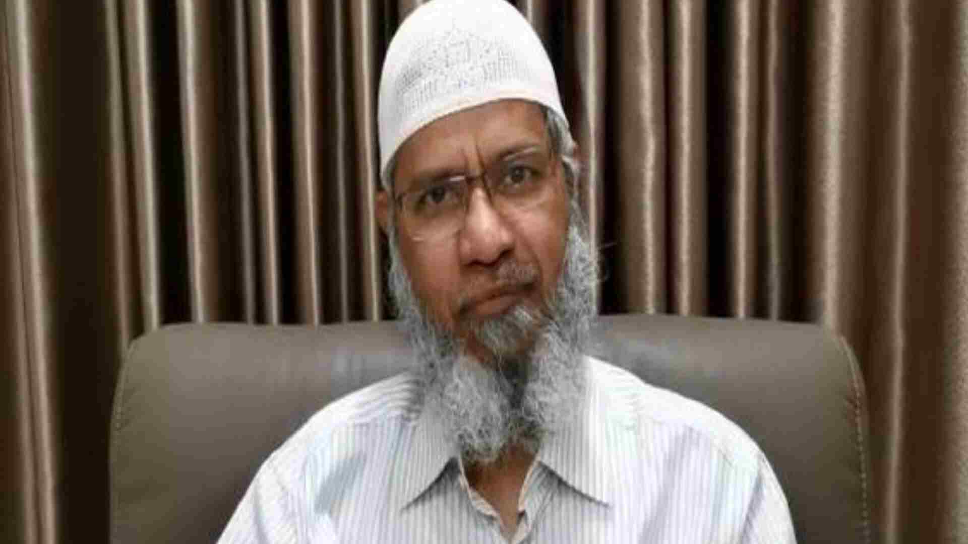 WATCH: Renowned Islamic Scholar Dr. Zakir Naik Arrives in Pakistan for Public Speeches