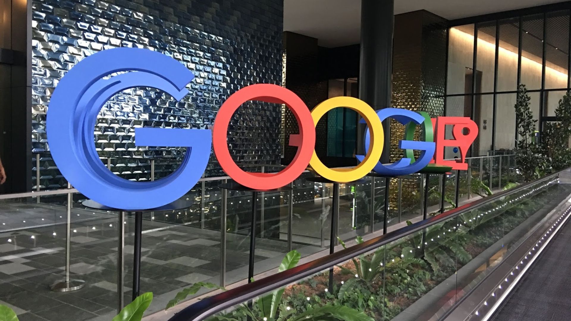 Inside Google’s Singapore Office: A Sneak Peek At Luxurious Perks Including A Nail Salon & Gourmet Lunch!