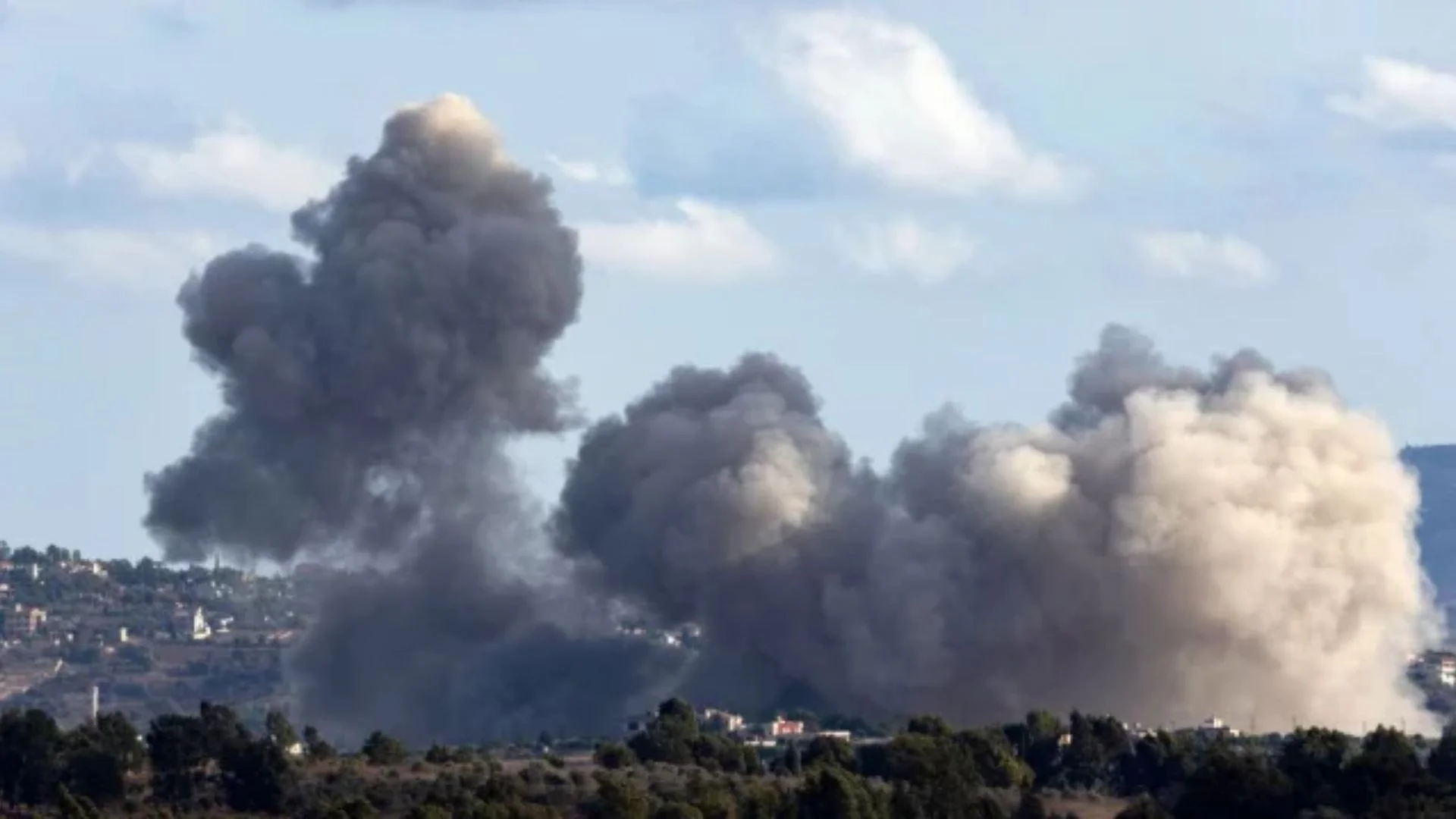 Israel Strikes 300 Targets On Hezbollah In Southern Lebanon Urged Civilians To Evacuate