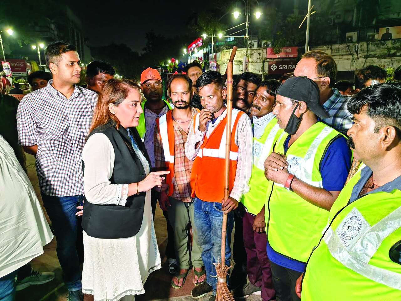 Mayor Conducts Late Night Inspection To Review Cleanliness Measures