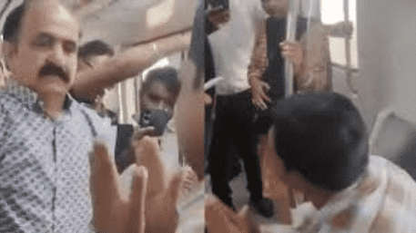 Delhi Metro Drama: Passengers Thrash Thief In Shocking Video! | WATCH