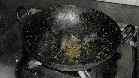 IIT Roorkee Students Protest Due To Rats and Contaminated Food: WATCH