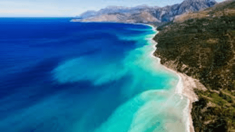 Man Goes ‘Butt-Naked’: Indian Vlogger Reveals Mystery Australian Waterbody | WATCH