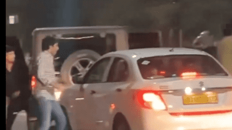 Men In Thar Attack Cab In Viral Video: ‘Low on Brains’ Comments Flood In! | WATCH