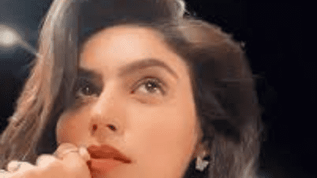‘Model Chai Wali’: People Of Lucknow Goes All Sarcastic With Her | WATCH