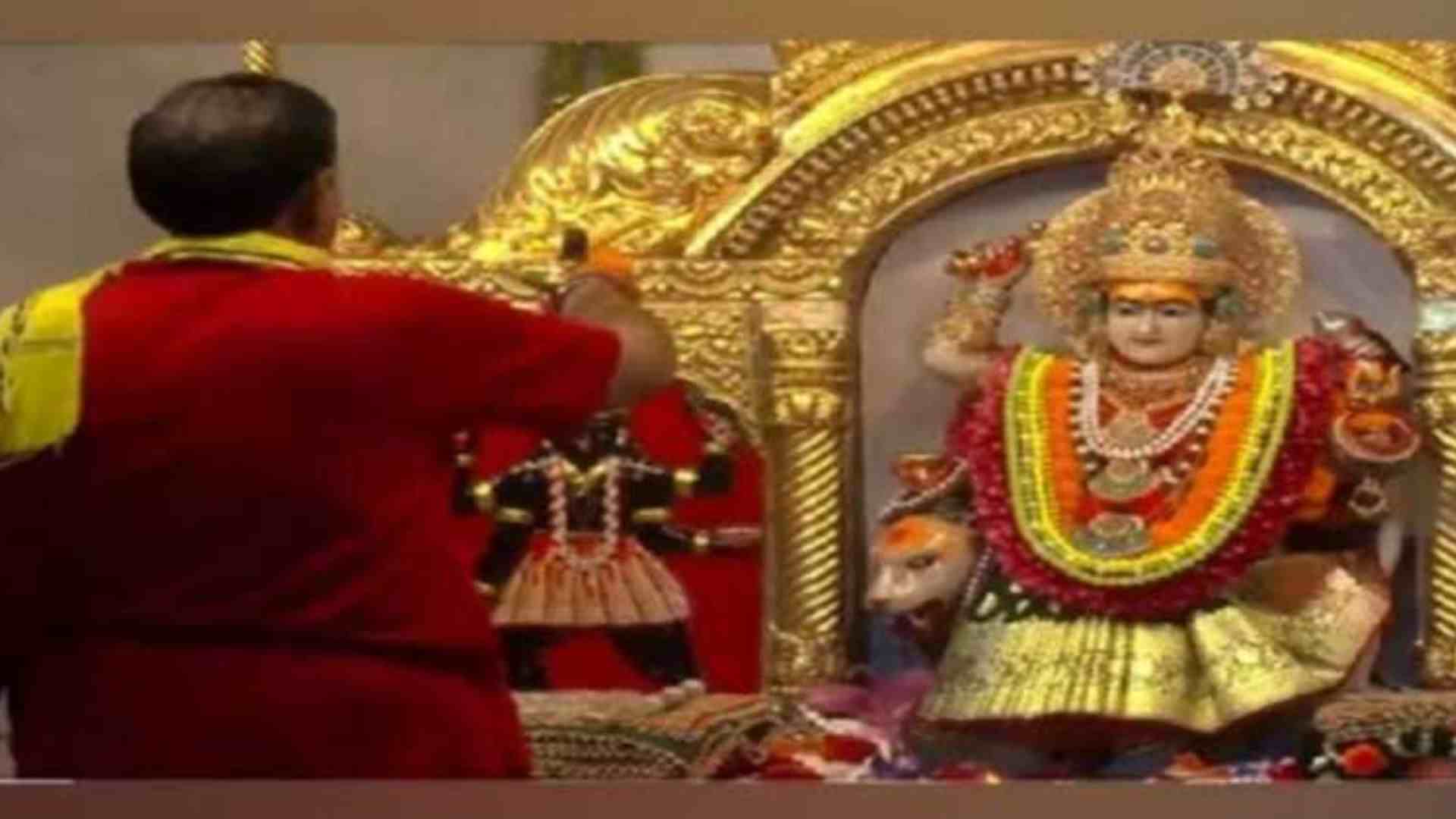 Delhi: Aarti Celebrations Held At Jhandewalan Mata Temple On 6th Day Of Shardiya Navratri
