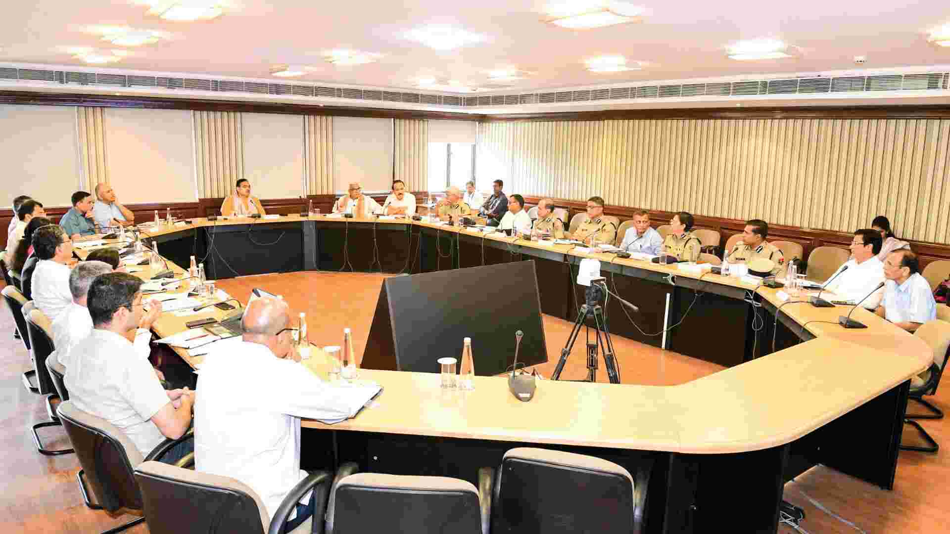 Criminals must either stop or leave the state: CM calls for fearless law enforcement