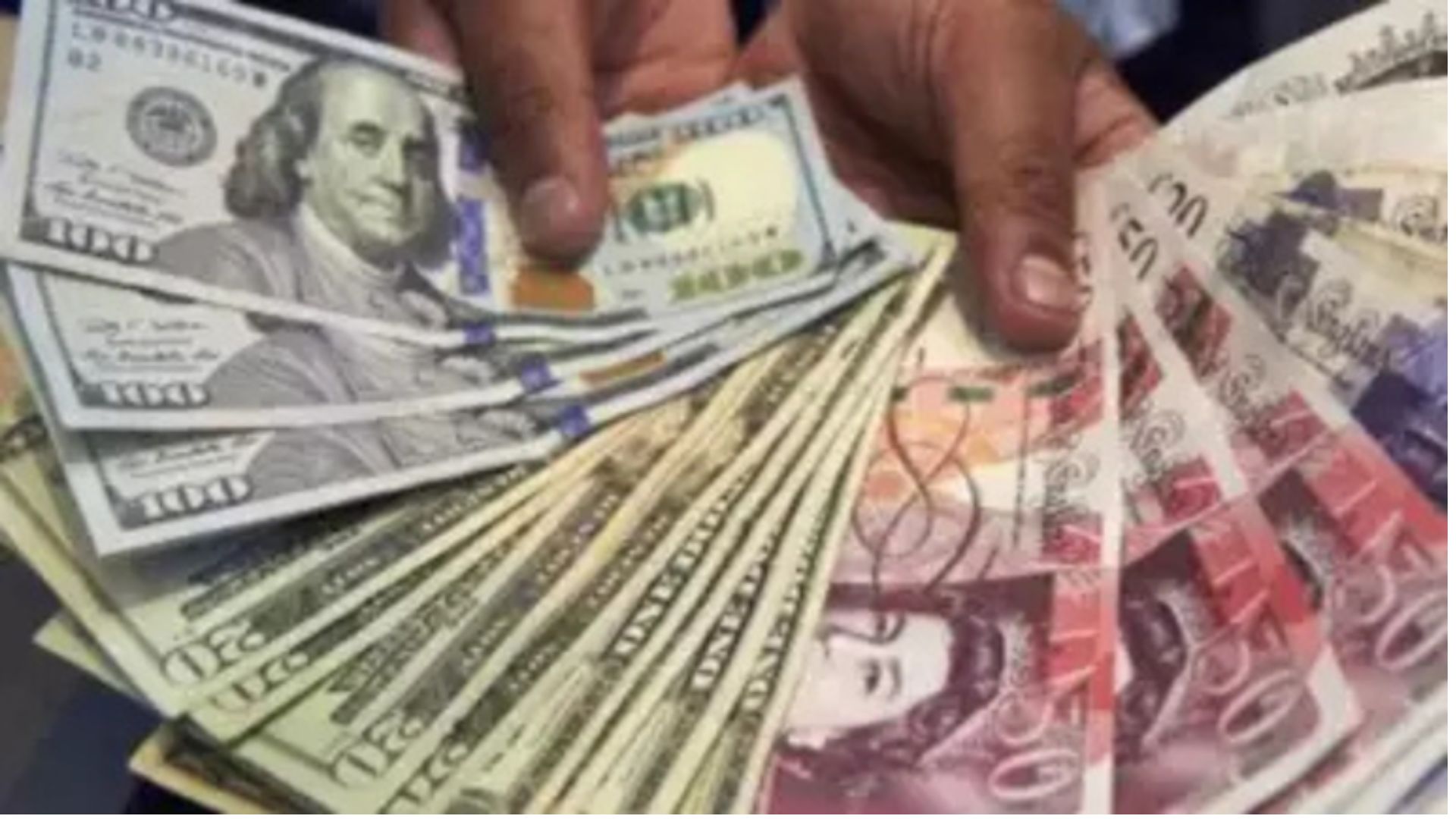 India’s Forex Reserves Drop for Sixth Straight Week, Decline by .4 Billion