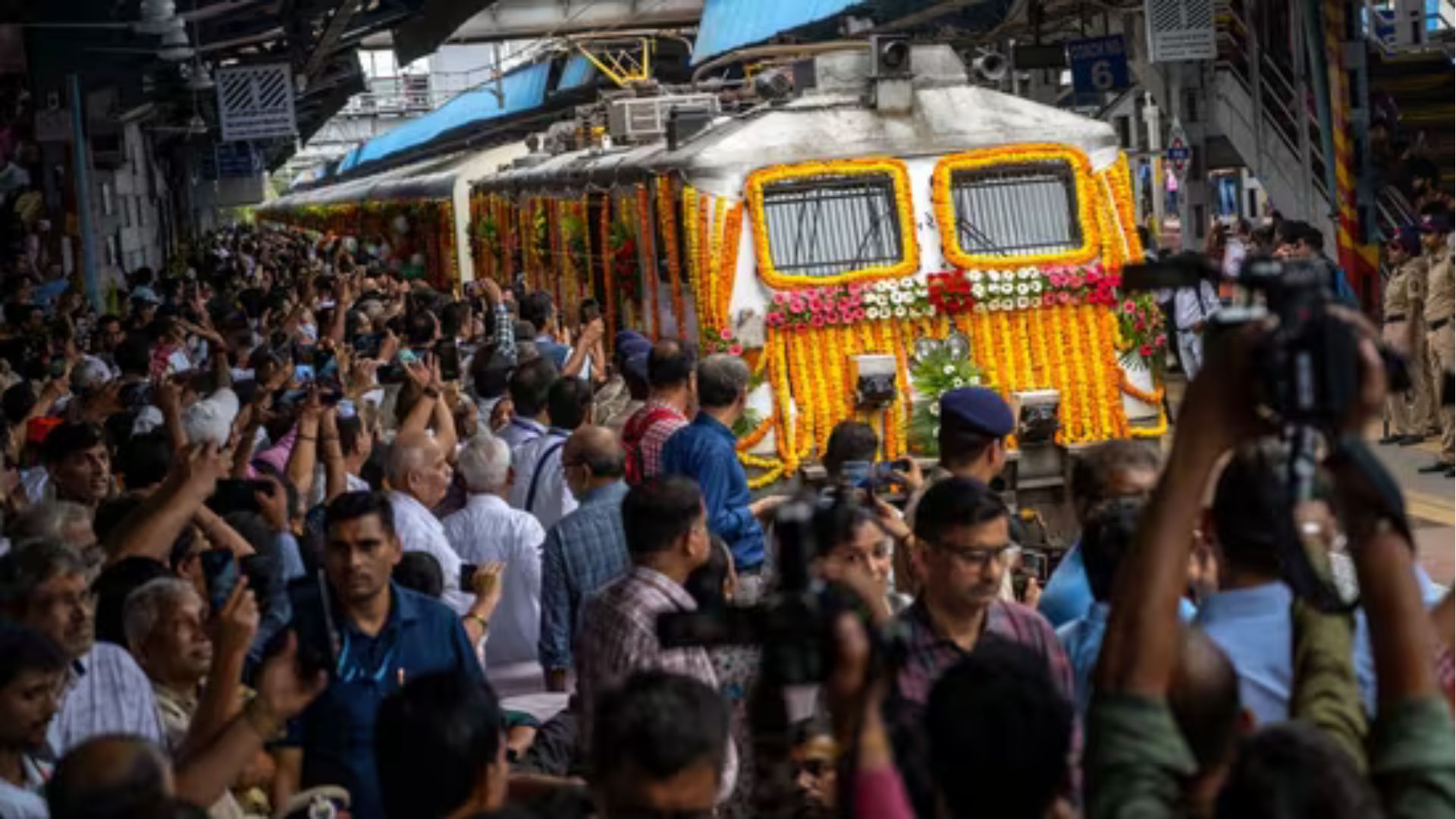 Indian Railways Updates Ticket Booking Window to 60 Days, Boosts Special Trains for Festive Season