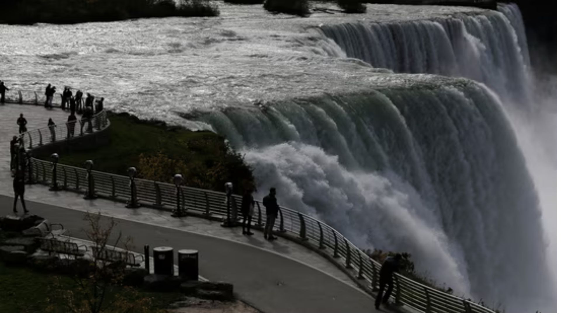 Second Woman Jumps into Niagara Falls, Days After Fatal Leap by New York Mom and Her Two Children