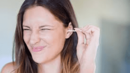 Women Cleans Her Ears, Sells The Wax: This Much Heavy Price People Are Pay For It