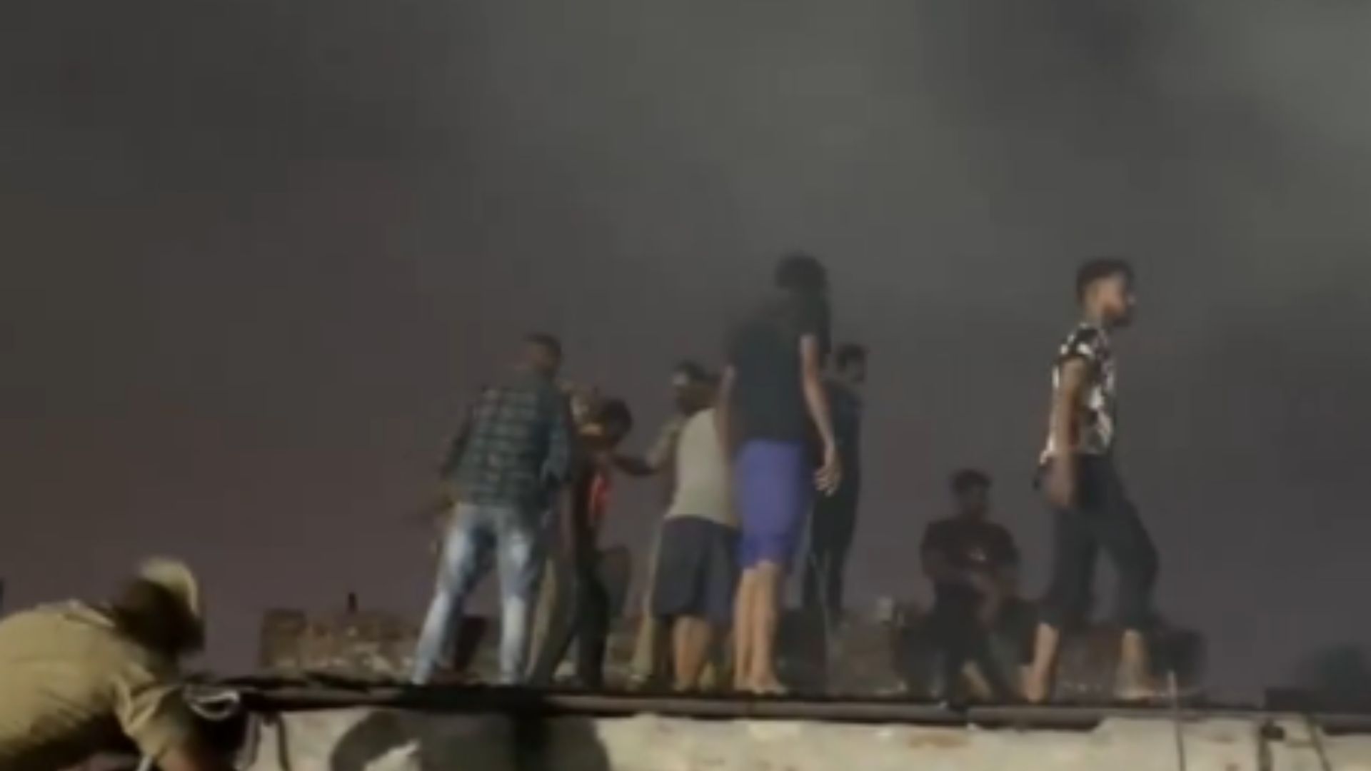 Lucknow: Massive Fire Breaks Out At Factory In Saadatganj Area | Watch
