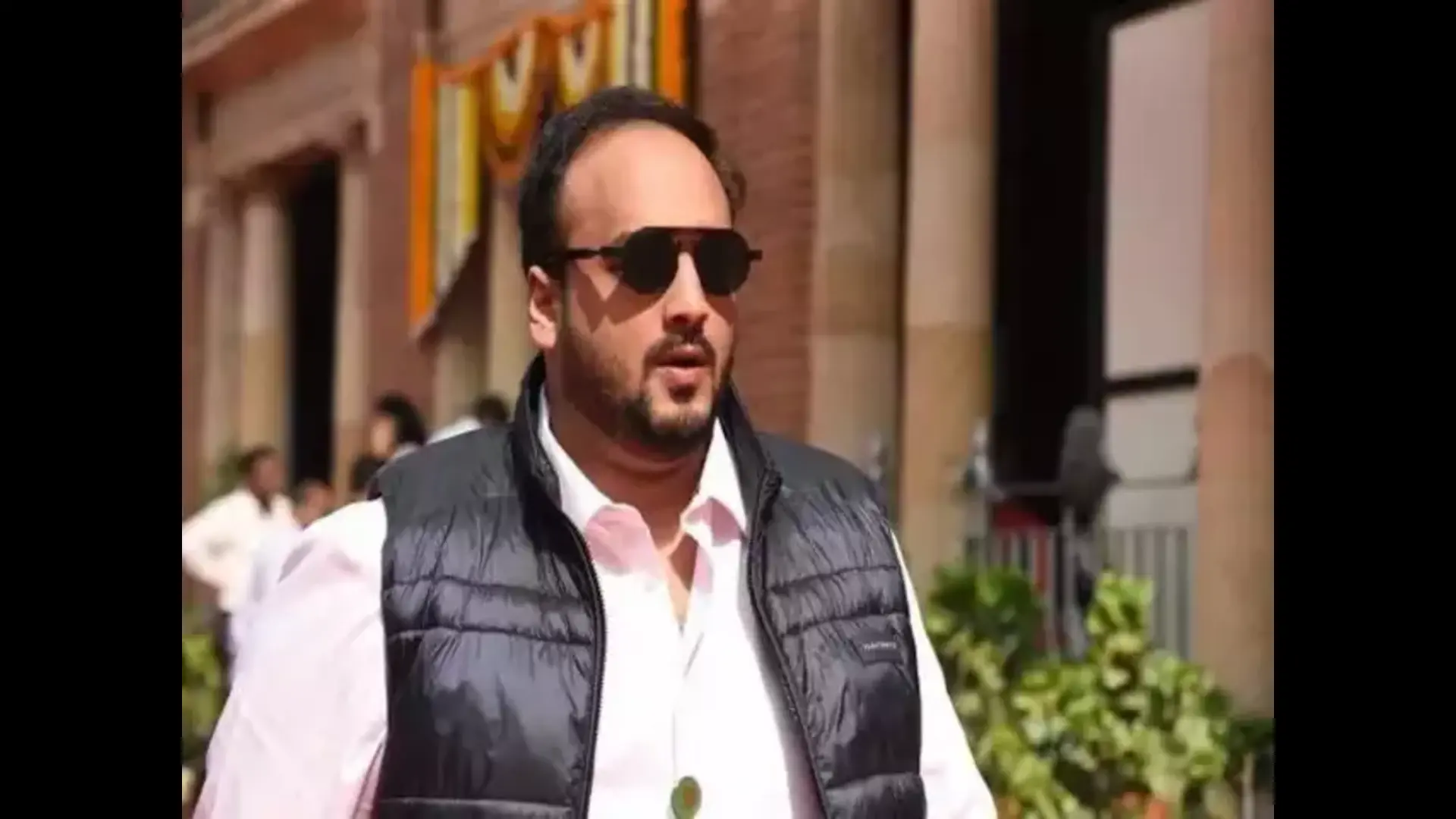 NCP’s Zeeshan Siddiqui Casts His Vote in Bandra East, Reflects on Voting Without His Late Father