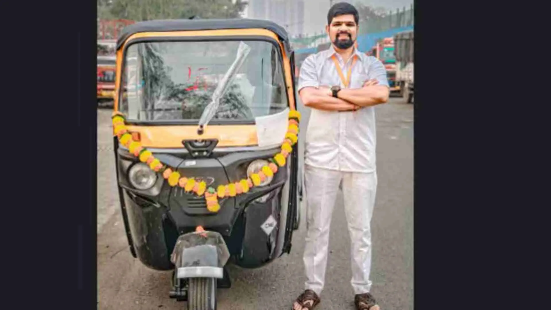 14-Year Experienced Designer Embraces Autorickshaw Driving After Layoff Struggles