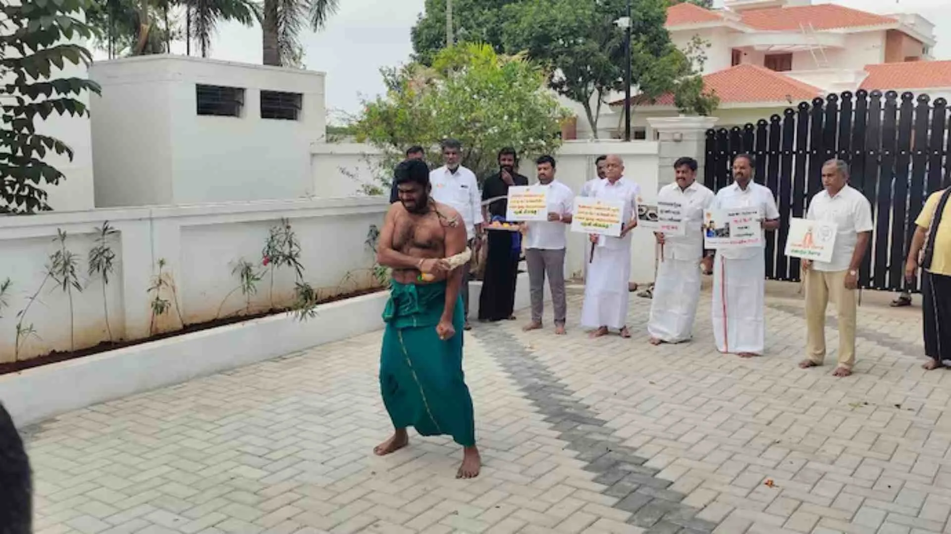 Anna University Rape Case: Annamalai Whips Himself in Protest Outside Coimbatore Residence