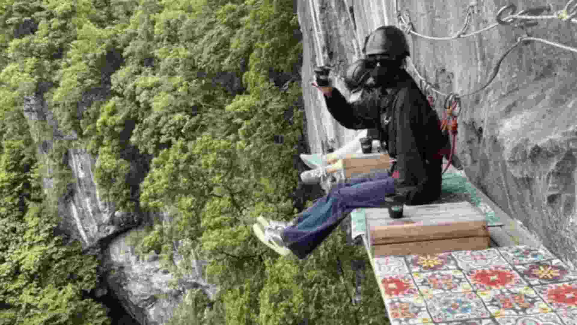 China’s Cliffside Coffee Spots: How Far Would You Go For A Good Brew?