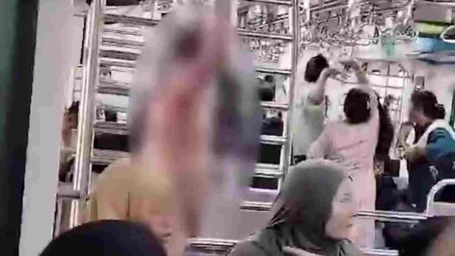 Naked Man Boards Ladies Compartment on Mumbai Local | WATCH