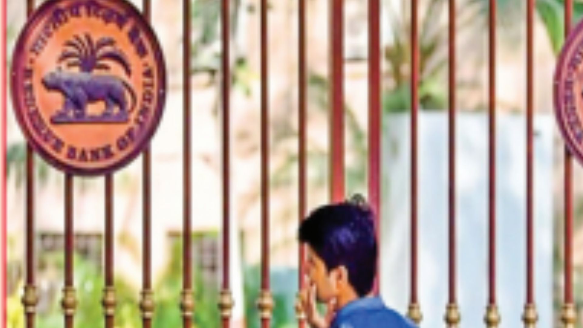 Private Banks Outpace PSBs in Deposit Growth Across India