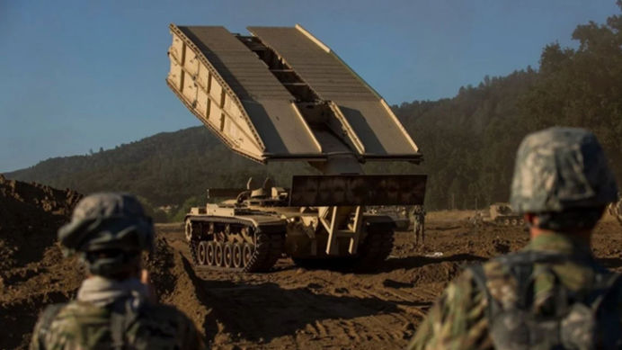 Pentagon Boosts Ukraine Aid with Nearly  Billion Package