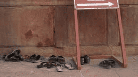 Protect Your Footwear From Thieves: Temple Slipper Hack Goes Viral | WATCH