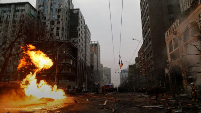 Russia Strikes Kyiv with Missiles in Retaliation for Ukrainian Attack
