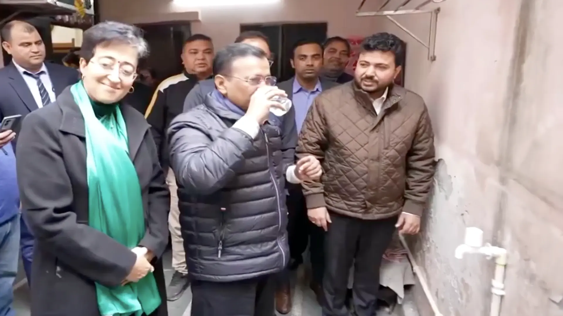 ‘Sweet’, ’24 Hr Supply Without Motor’, Kejriwal, Atishi Test Delhi Water Infrastructure First-Hand