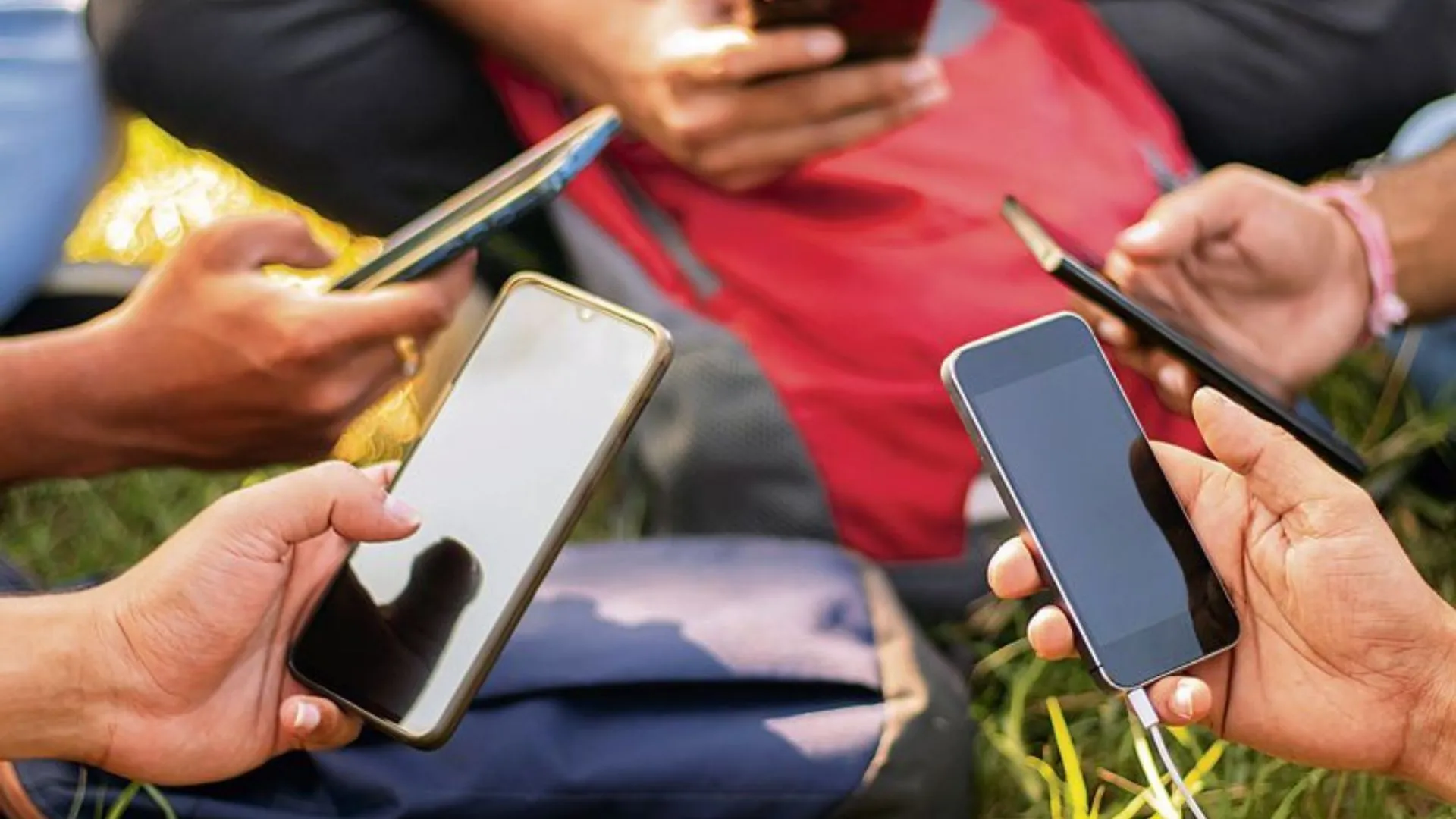 How Greece Is Tackling Social Media Overuse Among Minors
