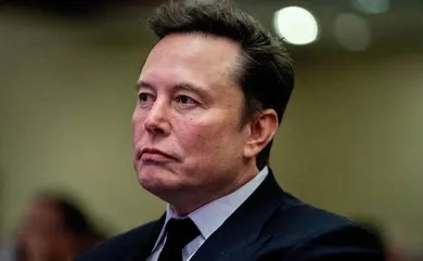 Time Traveler Predicts Trump-Elon Rift in 2025