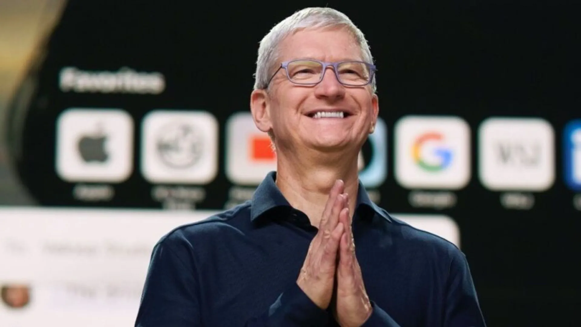 Apple CEO Tim Cook Receives Pay Raise, Earning .6 Million