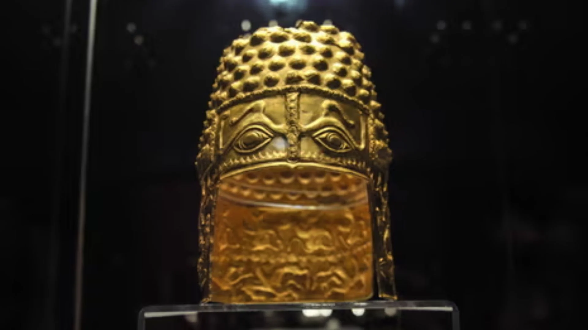 Dutch Police Arrest Three Over Stolen Romanian Artefacts In Explosive Heist