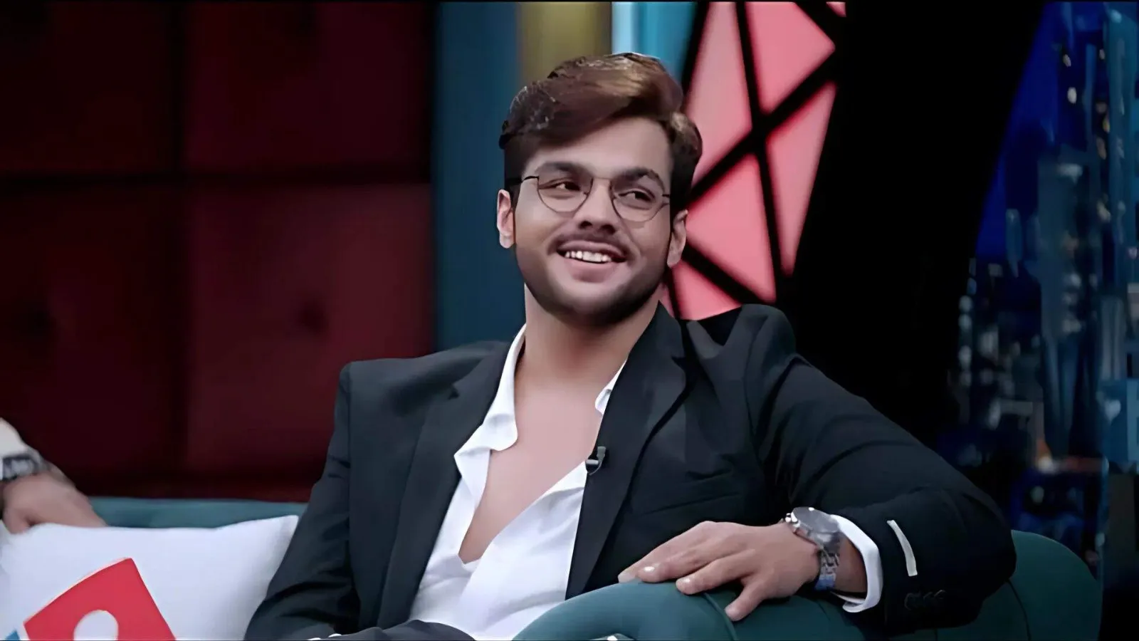 Bollywood Actress ‘Who Acts All Humble’ Exposed by Ashish Chanchlani